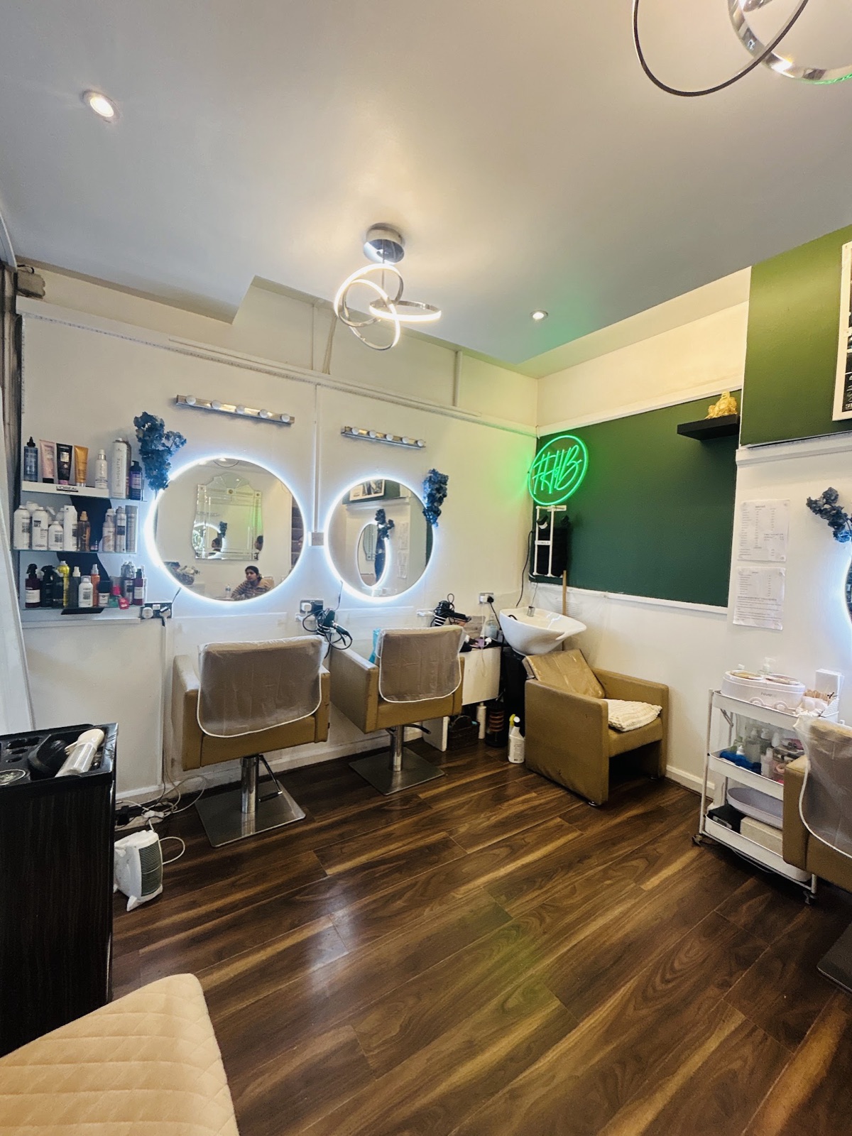 Friends Hair & Beauty in Croydon London